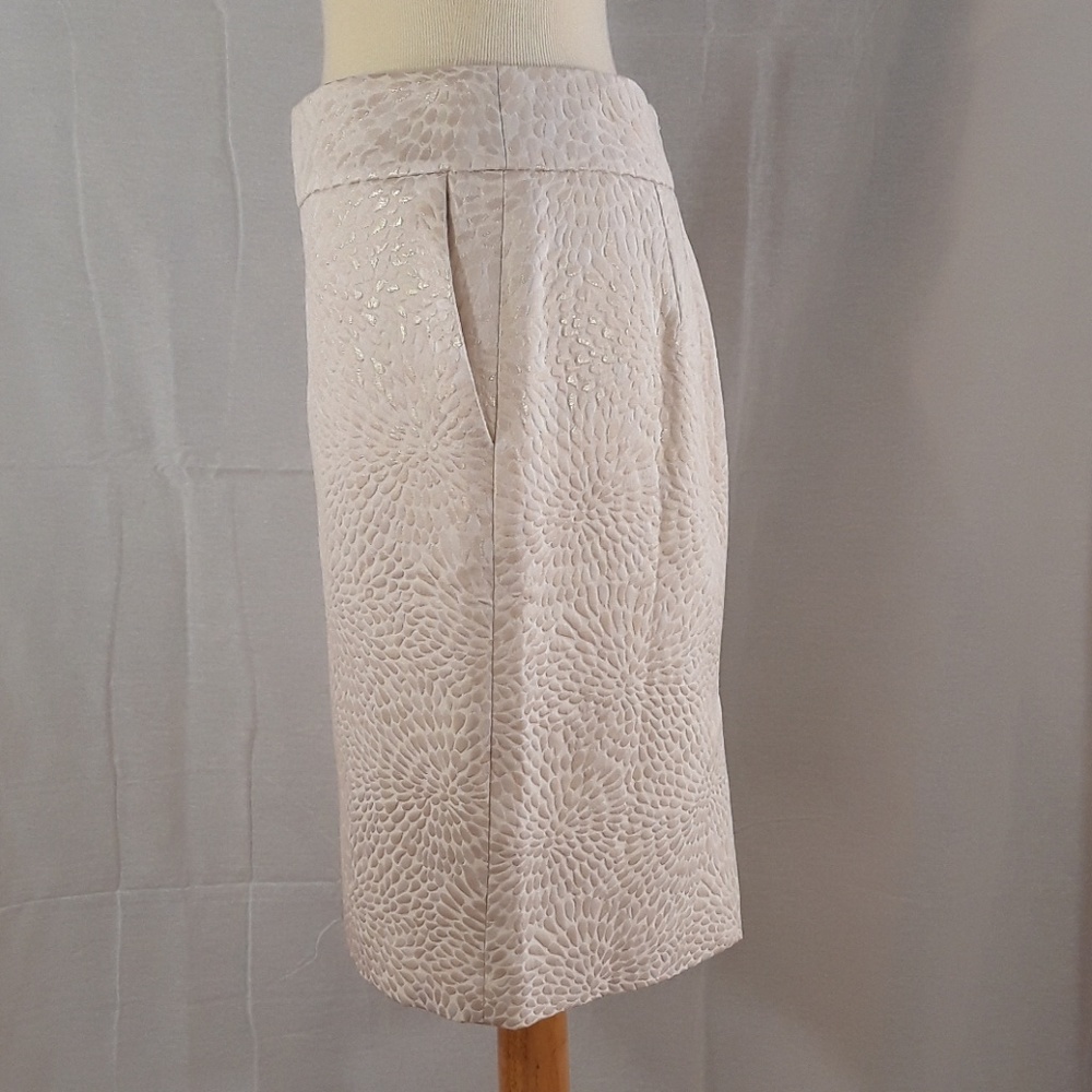 LOFT cream skirt with eye drops texture pattern - Picture 2 of 4